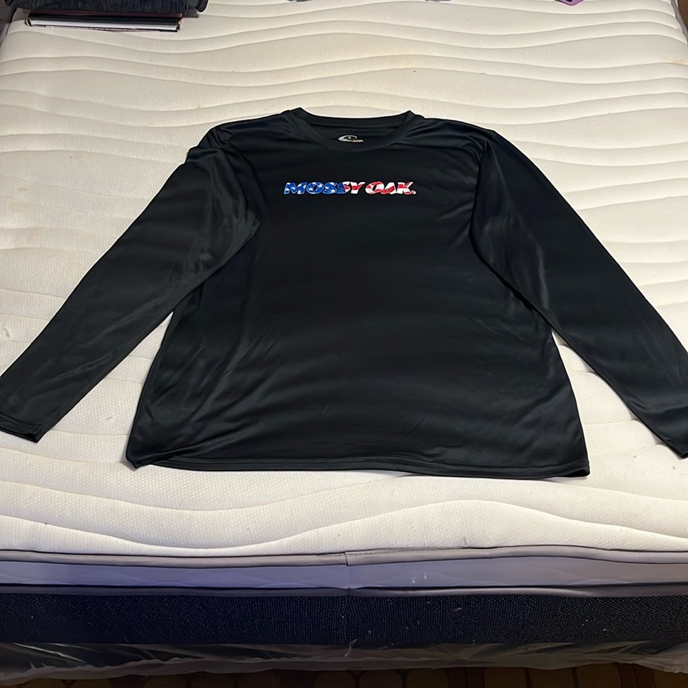 Size: XL
Color: Black
Brand: Mossy Oak
Details: Polyester Long Sleeve